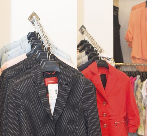 Кронштейны для одежды настенные, дуги для примерочной кабины Кронштейны для одежды настенные, дуги для примерочной кабины