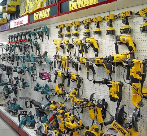 Стеллажи перфорированные металлические для магазинов