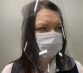 Маски защитные для лица и перчатки одноразовые, термометры бесконтактные