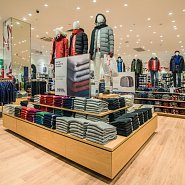 Магазин повседневной одежды UNIQLO