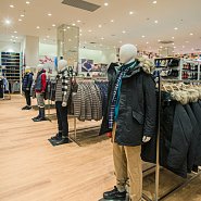 Магазин повседневной одежды UNIQLO