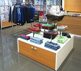 Демонстрационные столы, островное оборудование