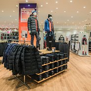 Магазин повседневной одежды UNIQLO